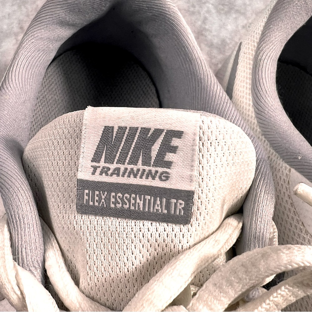 Nike Shoes Womens White 8.5 Flex Essential TR Running Training Gym - Picture 5 of 9